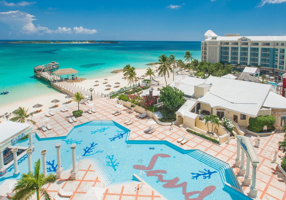 windsong-desktop-mega-resorts-sandals-nassau-images-hero-01-5f7b8fd62d64c